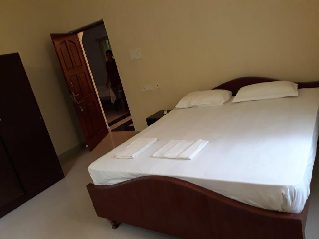 Agnelo's Holiday Homes Candolim Esterno foto